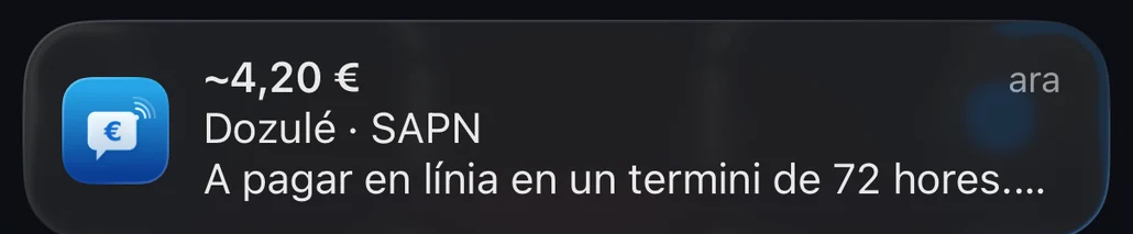 Notificació de Péage Notif en passar pel pòrtic de flux lliure de Dozulé: uns 4,20 €, a pagar en línia a sanef.com en un termini de 72 hores