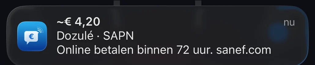 Melding van Péage Notif bij het passeren van het tolportaal met free flow bij Dozulé: ongeveer € 4,20, binnen 72 uur online te betalen op sanef.com